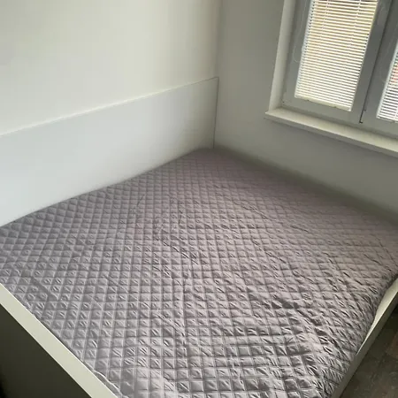 Your 4 - With Free Parking Apartmán