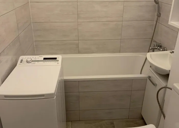 Your 4 - With Free Parking Appartement