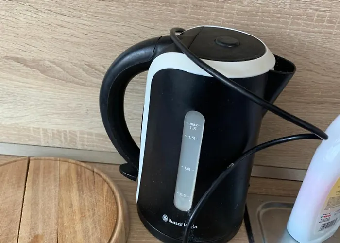 Your 4 - With Free Parking Appartement *